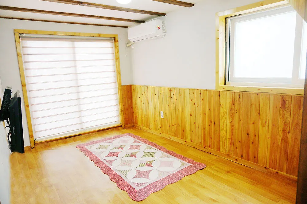 Unnie Guesthouse - Hostel Jeju 2*,